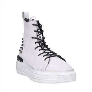 Divine Follie white leather sneakers